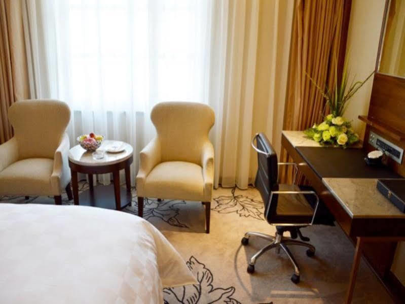 Luxury Blue Horizon Hotel Dongying Exteriör bild